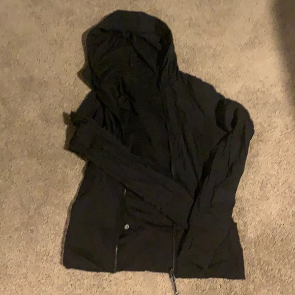 Lululemon - Picture 1 of 2